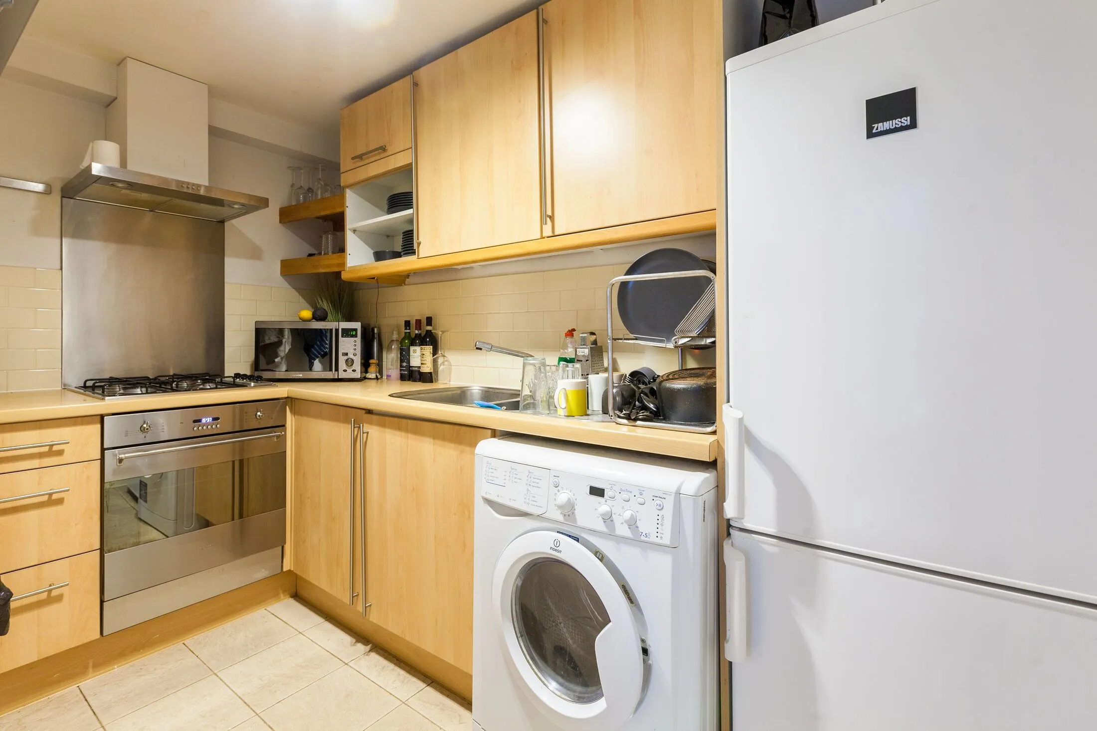 Flat Wheler Street in Greater London
