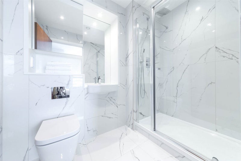 Room Silvocea Way in Greater London