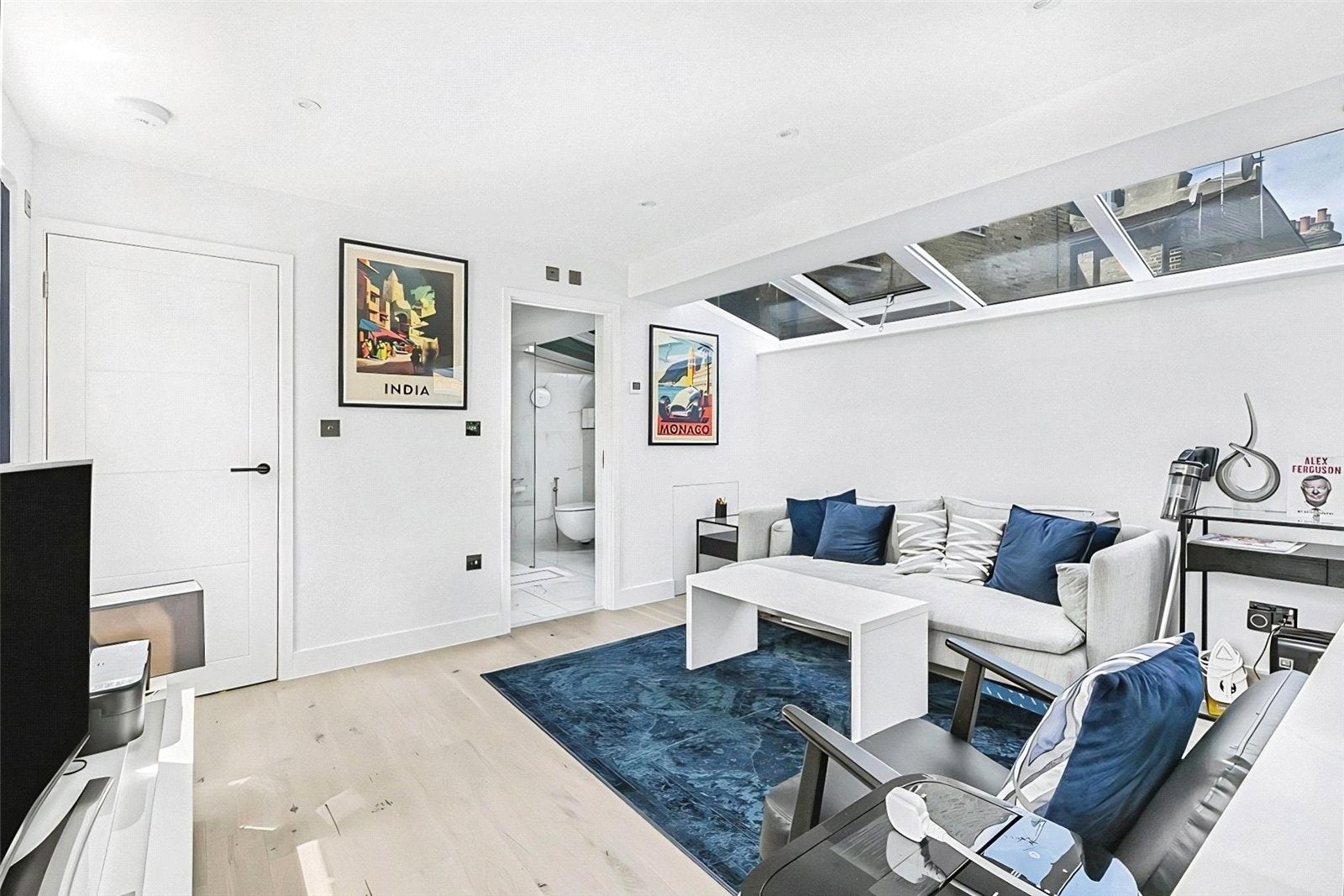 Flat Upper Richmond Road in Greater London