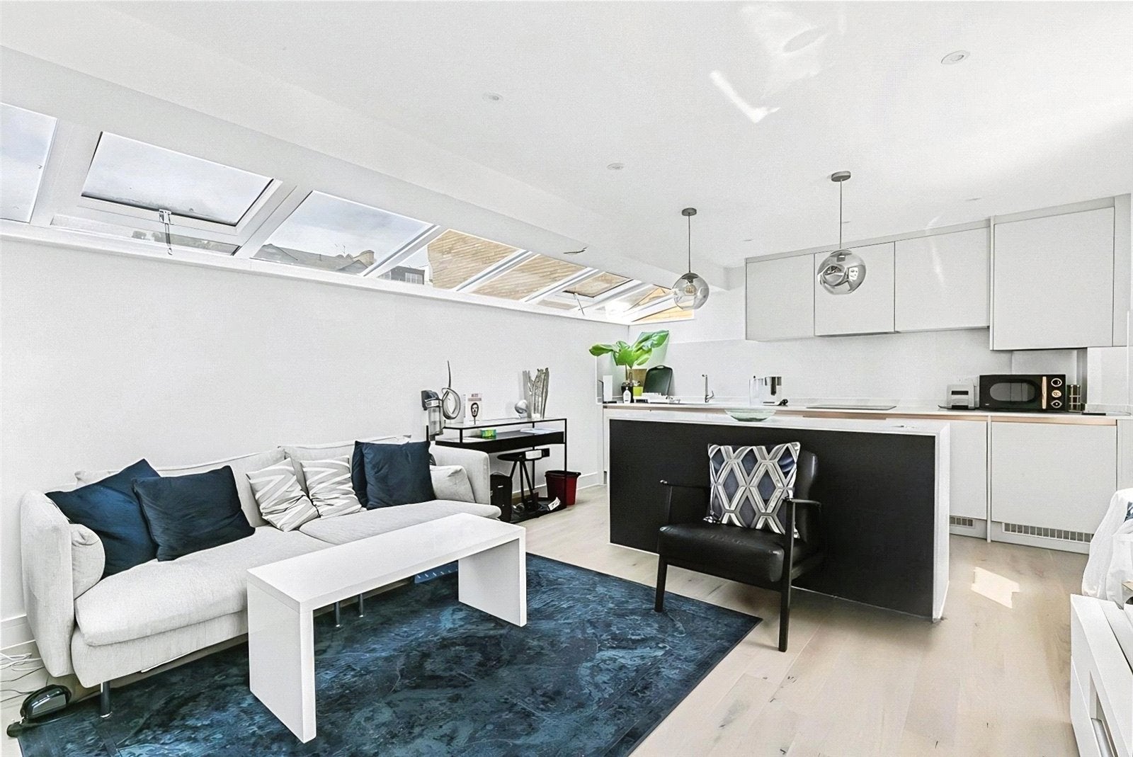 Flat Upper Richmond Road in Greater London