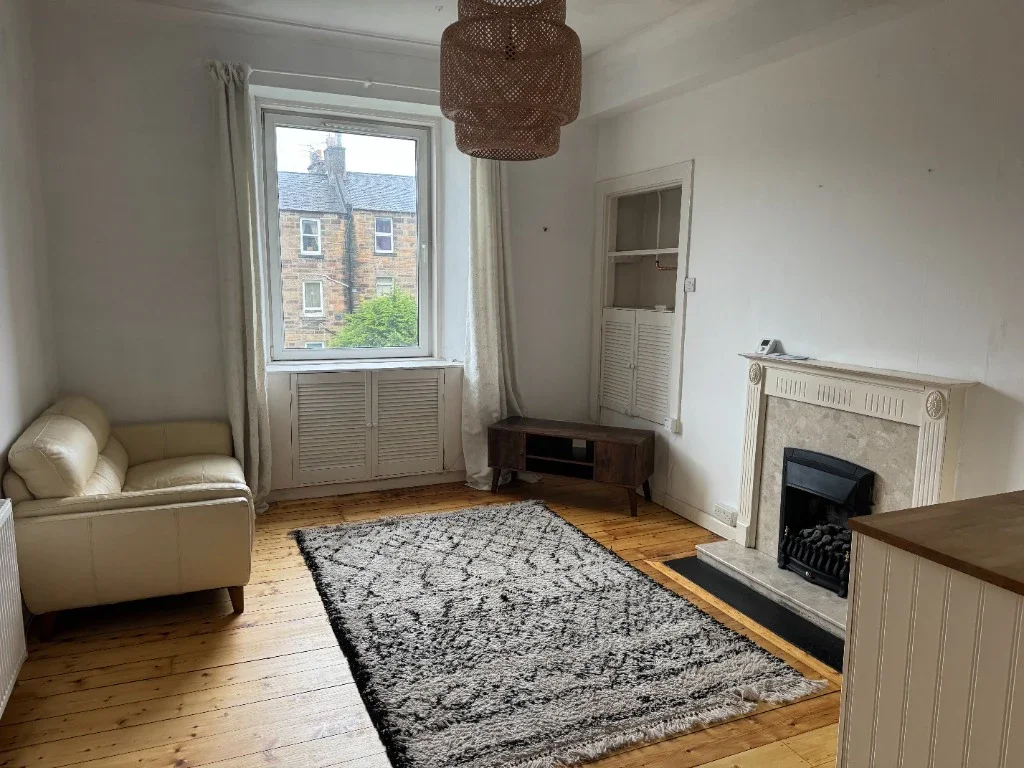 Flat Halmyre Street in City of Edinburgh