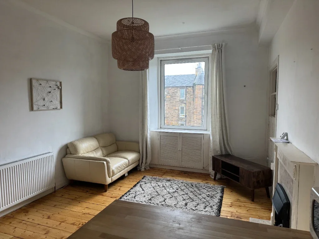Flat Halmyre Street in City of Edinburgh