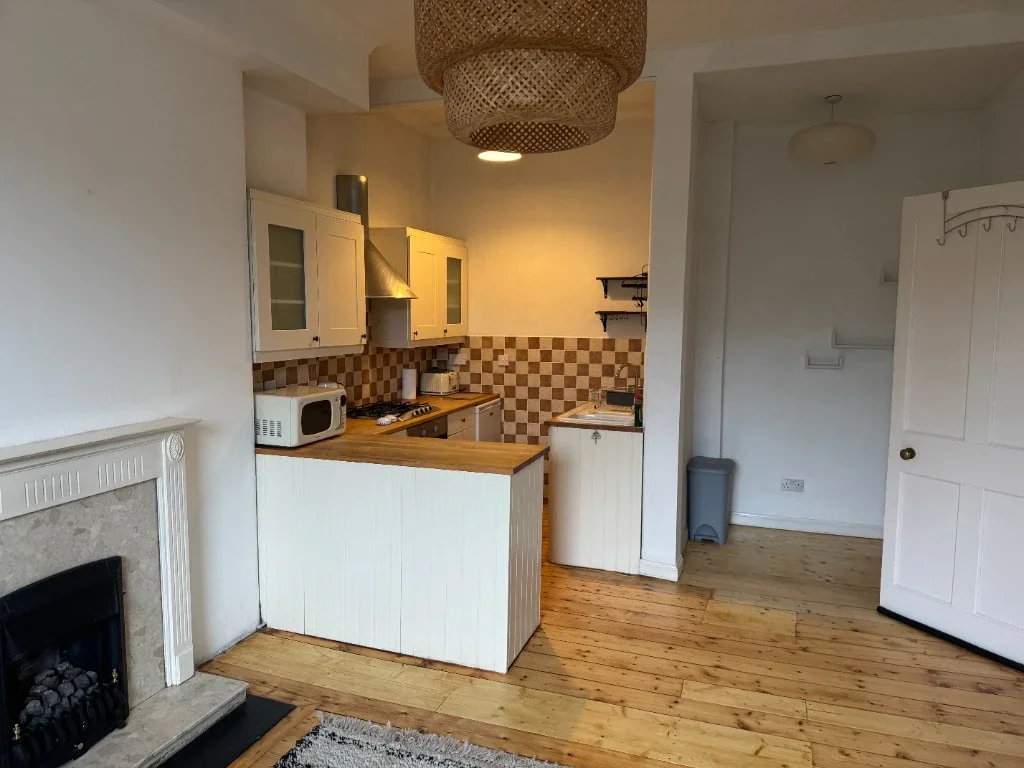 Flat Halmyre Street in City of Edinburgh