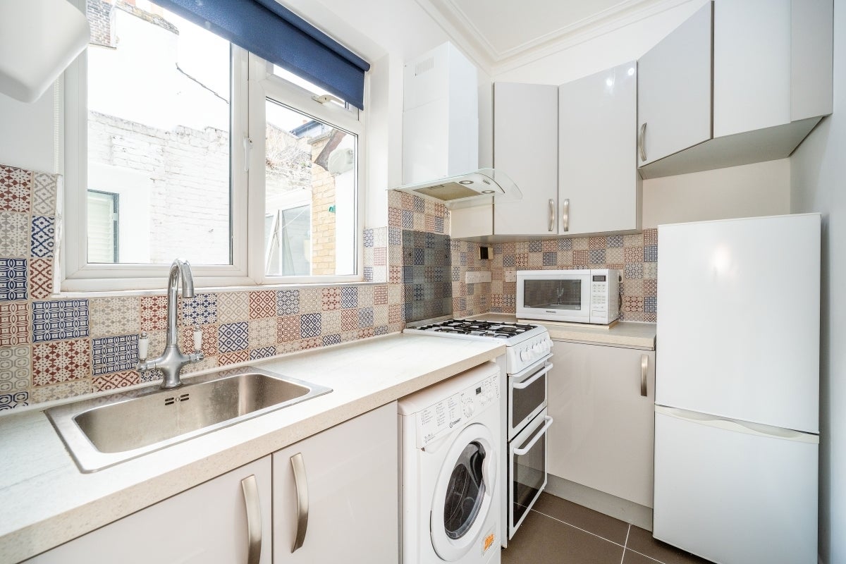 Flat Elm Park in Greater London