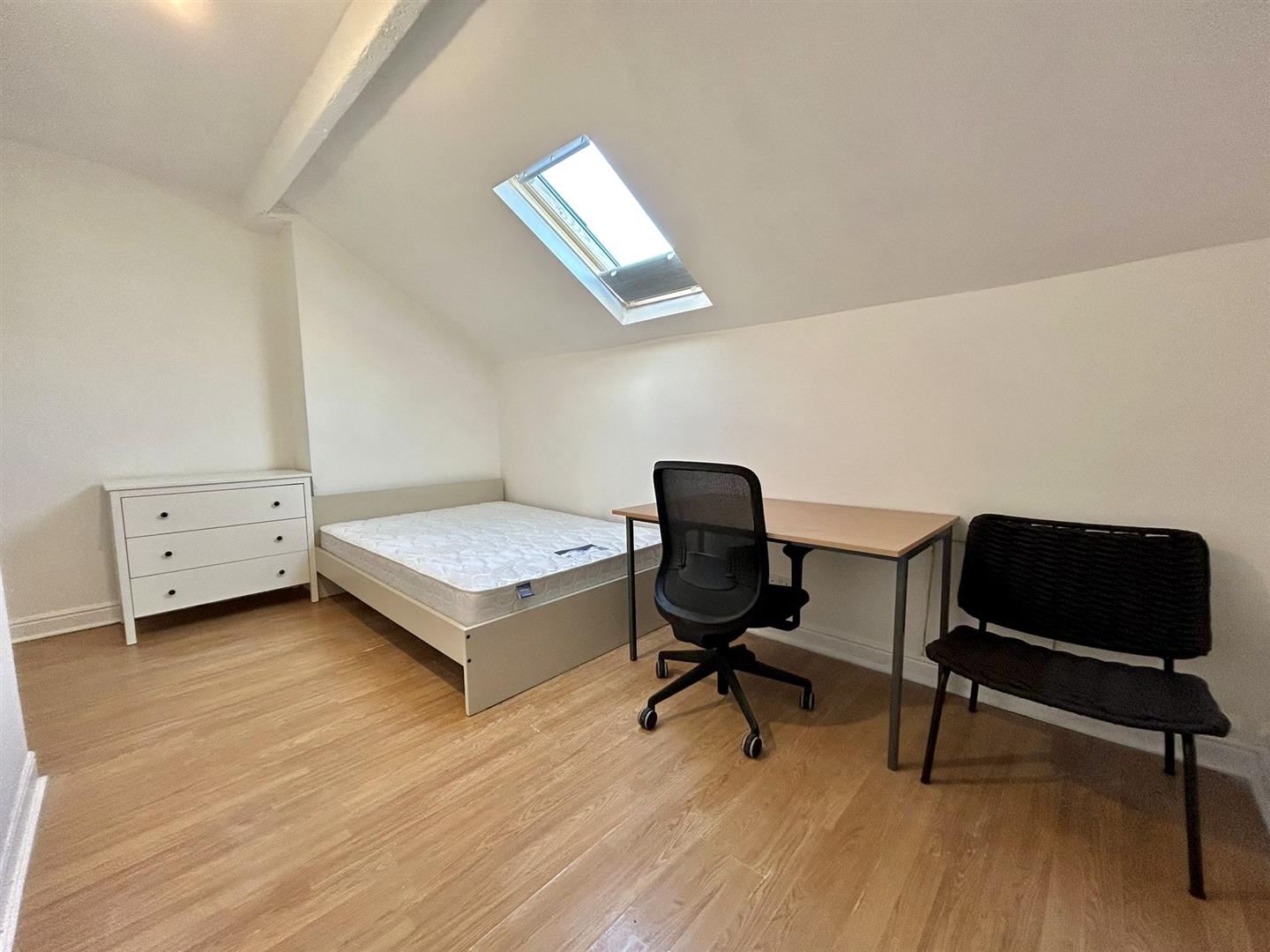 Room London Road in Sheffield
