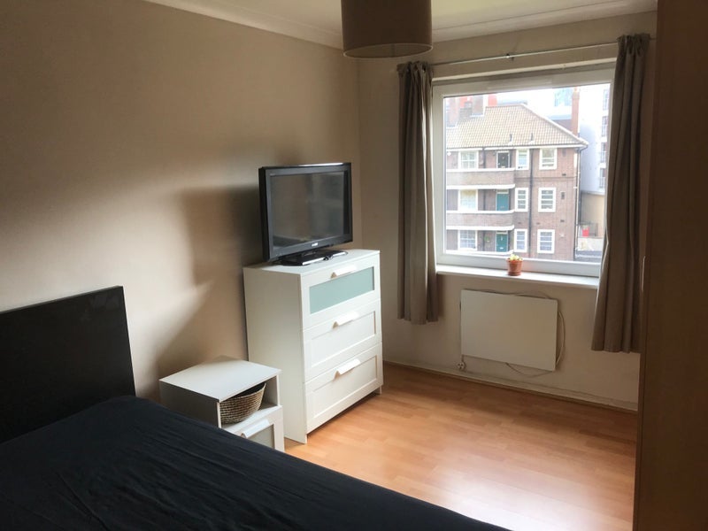 Flat Nelson Square in Greater London