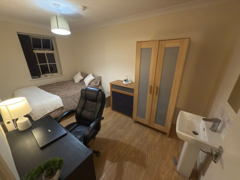 Room Ashbourne Street in Nottingham
