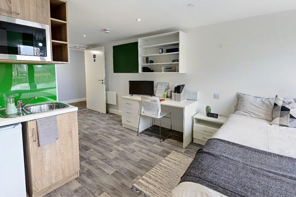 Room Denham Street in Greater London