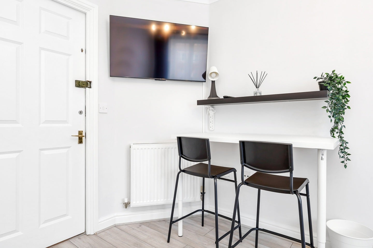 Room Bewley Street in Greater London
