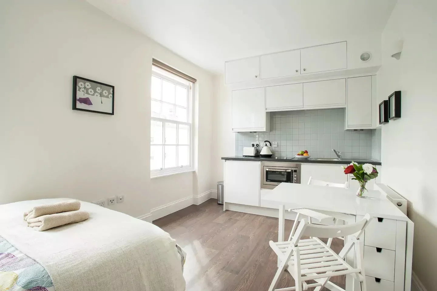 Flat Gloucester Street in City of Westminster