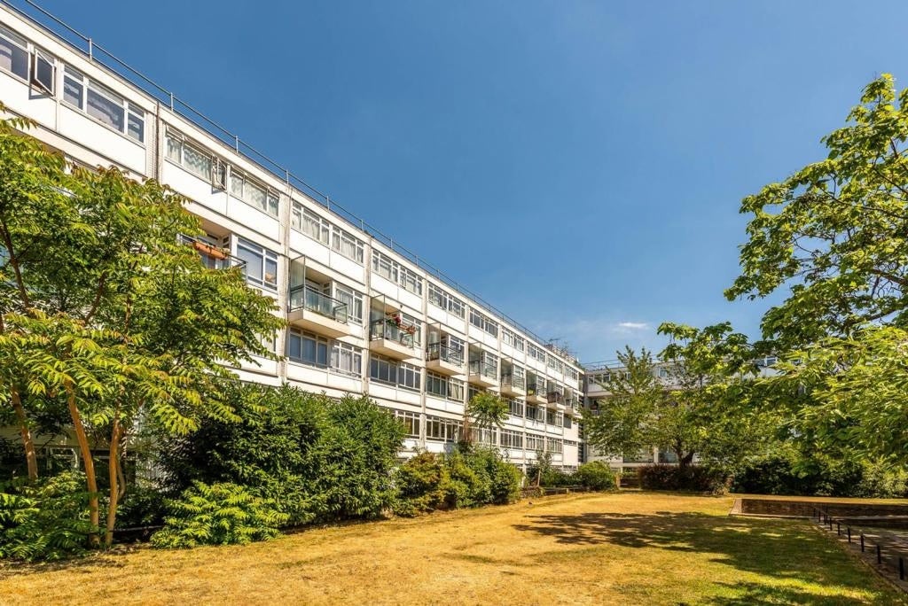 Flat Ranelagh Road in City of Westminster
