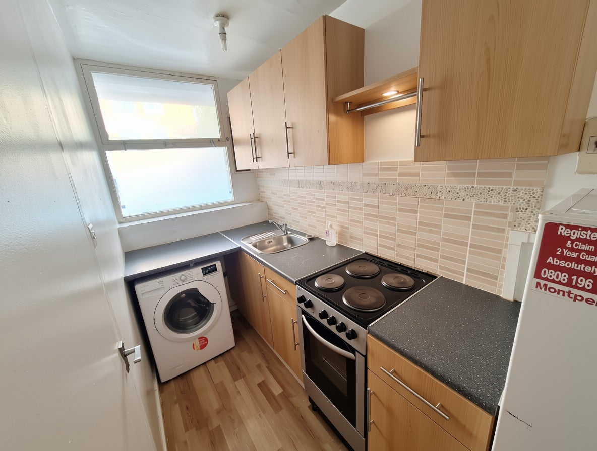 Flat Ranelagh Road in City of Westminster