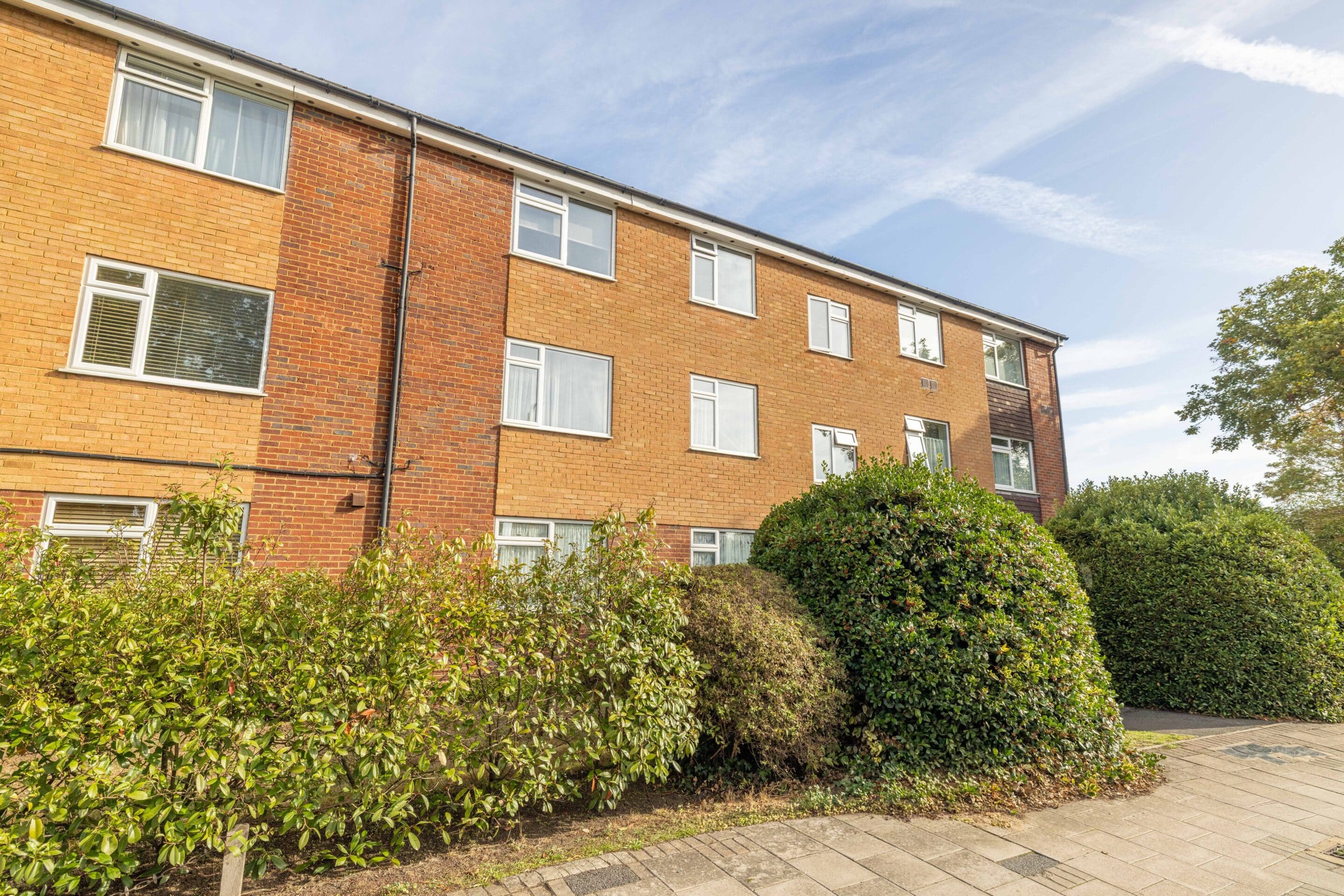 Flat Maidenhead Road in Windsor