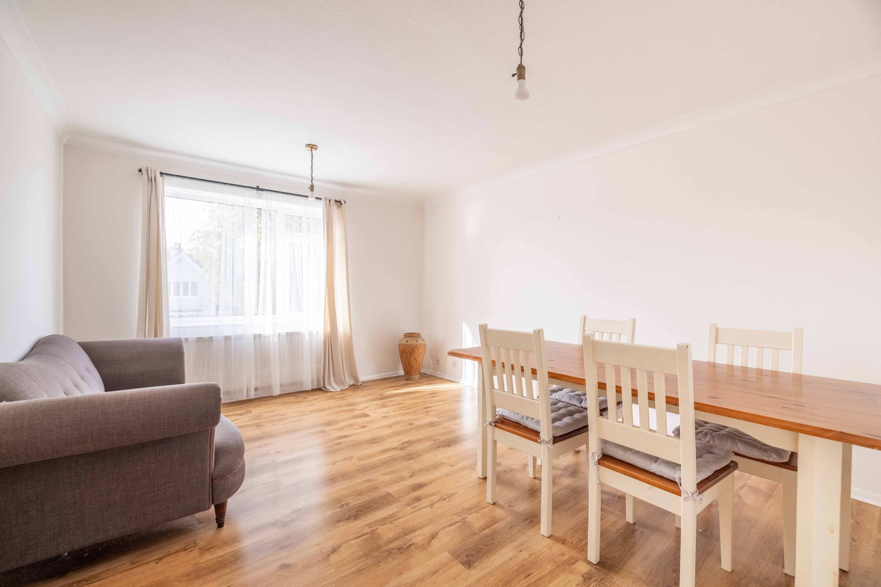 Flat Maidenhead Road in Windsor