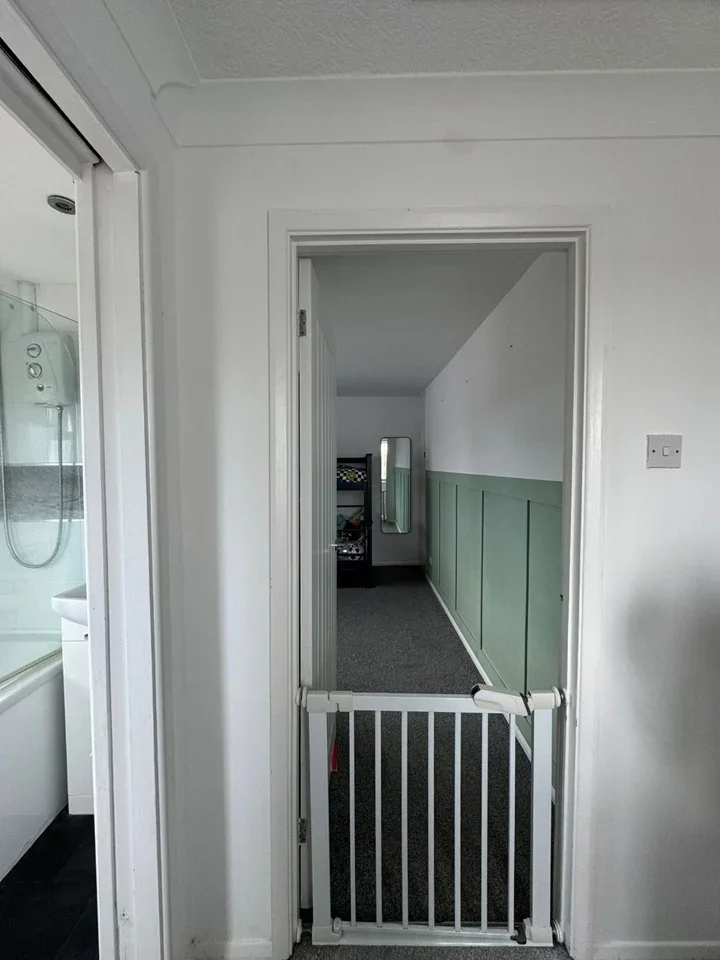 House Rhinefield Close in Havant