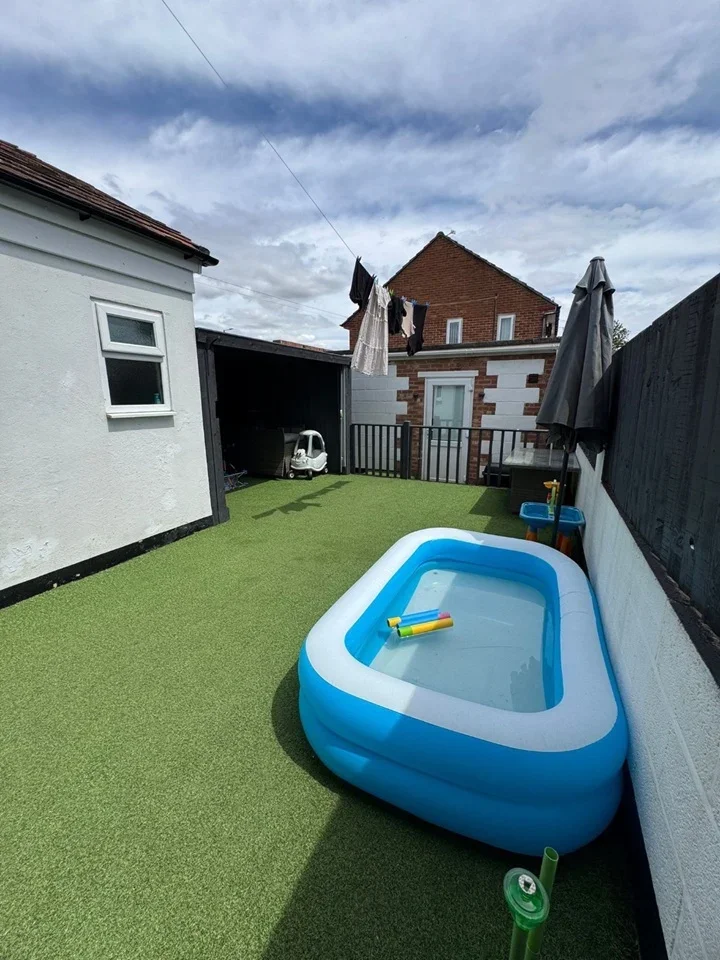 House Rhinefield Close in Havant