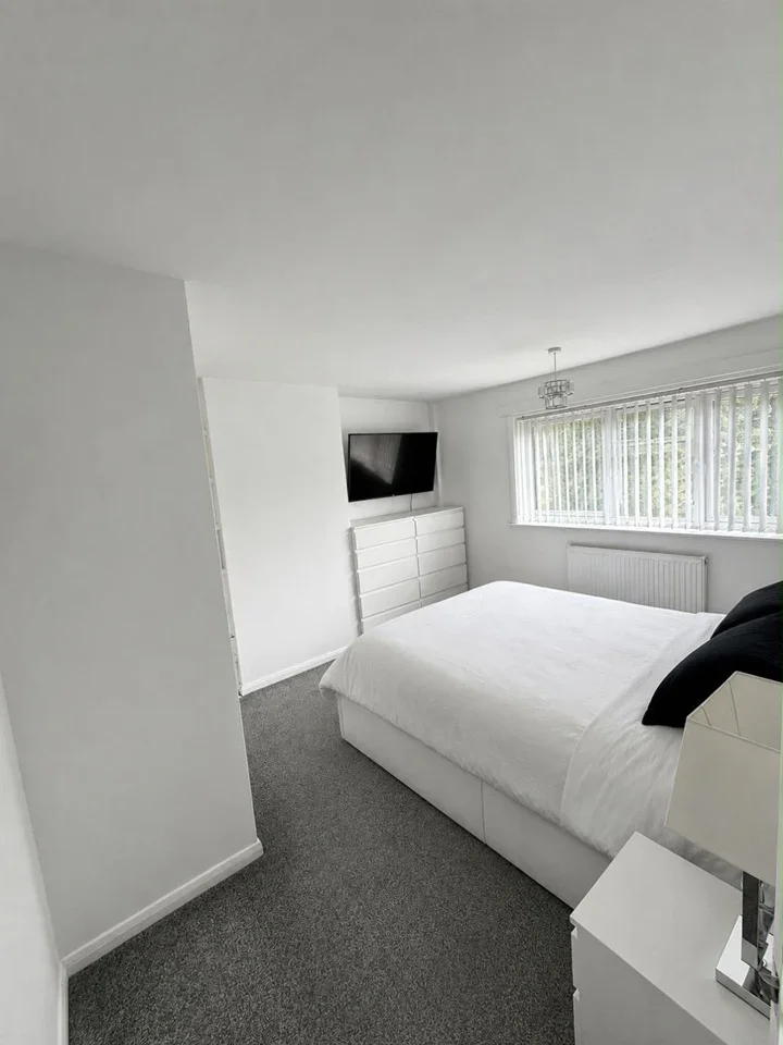 House Rhinefield Close in Havant