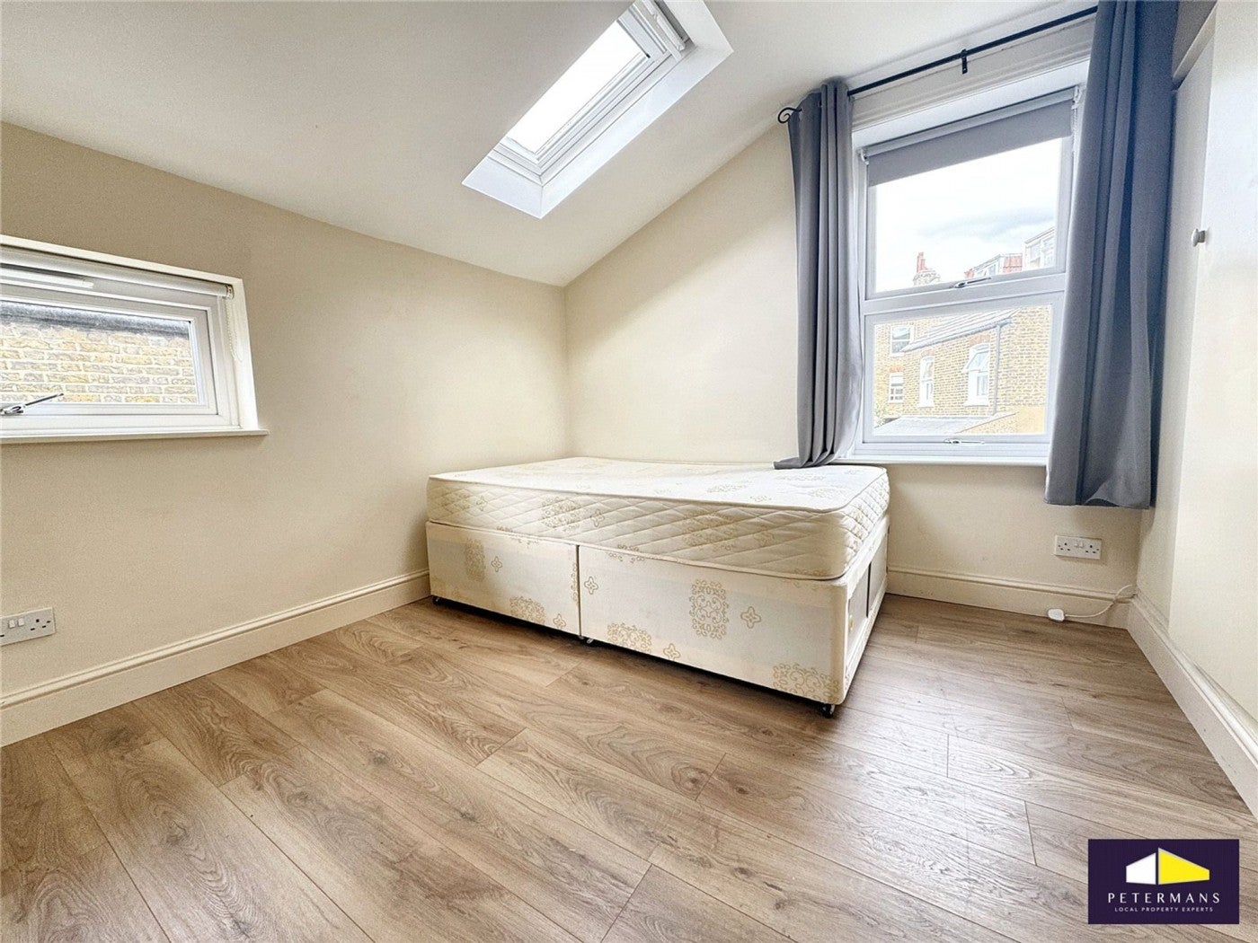 Flat Milkwood Road in Greater London