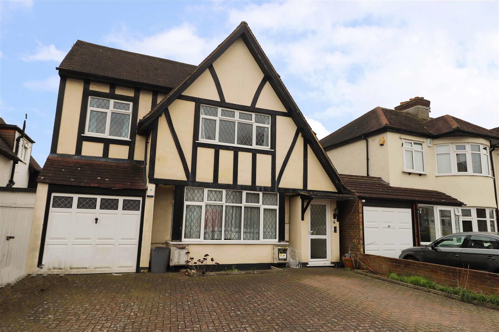 House Beechwood Avenue in Greater London