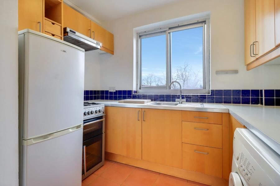 Flat Albert Street in Greater London