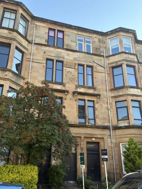 Room Clouston Street in Glasgow