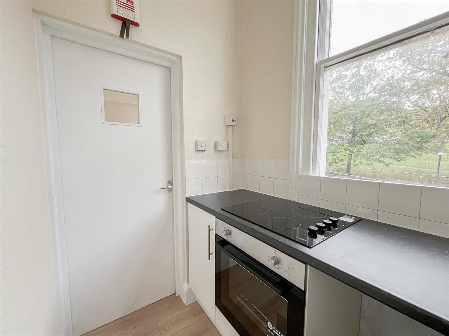 Flat Cornwallis Gardens in St Leonards