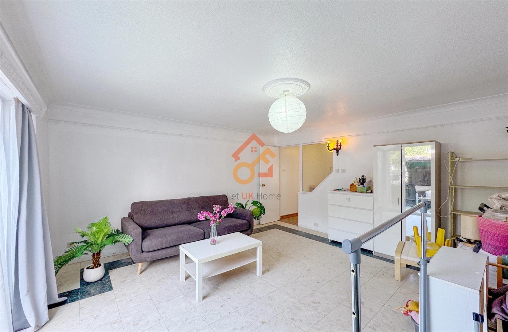 House Gillison Walk in Greater London