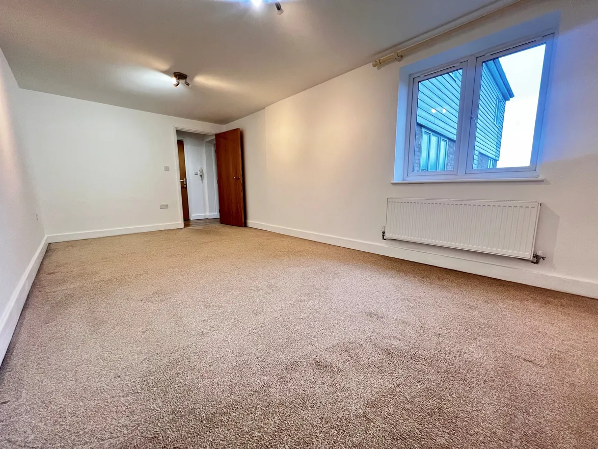 Flat Chichester Close in Rainham