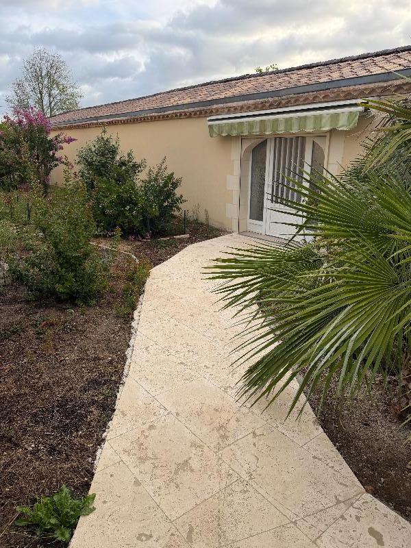 House Rue des Treilles in Libourne