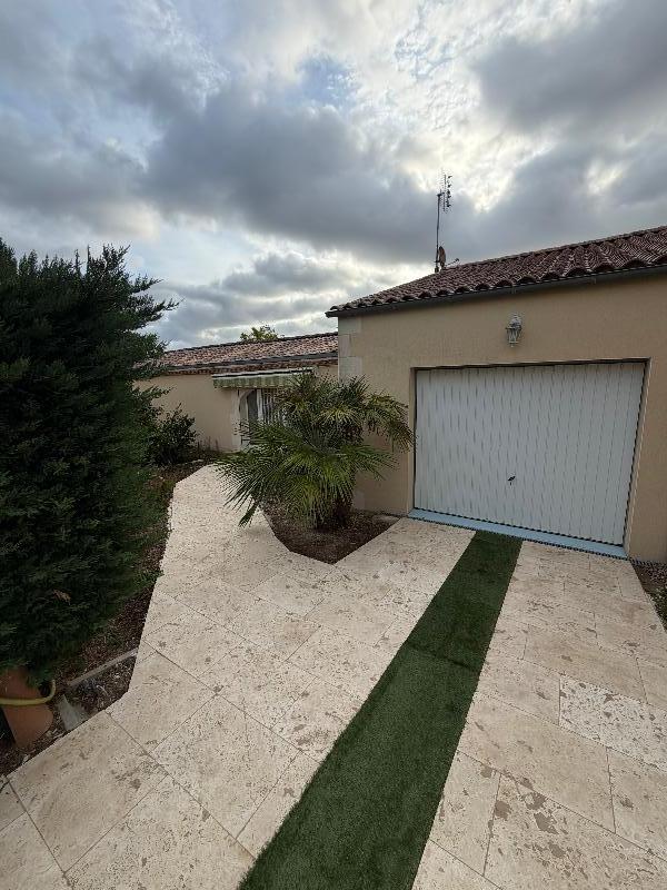 House Rue des Treilles in Libourne