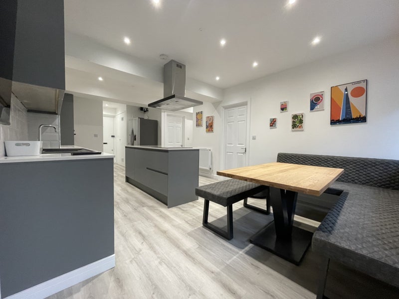 Room Winders Road in Greater London