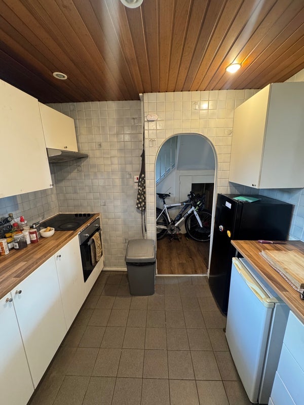 Room Trelawney Estate in Greater London