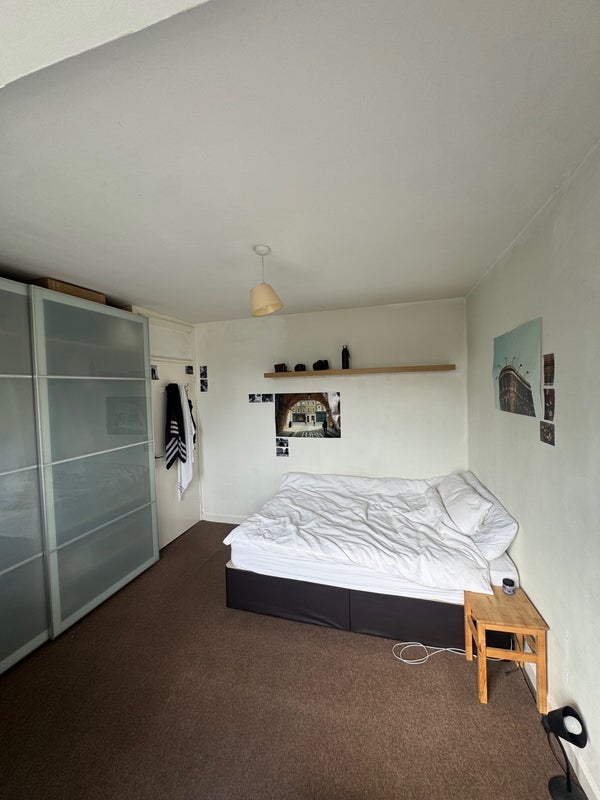 Room Trelawney Estate in Greater London