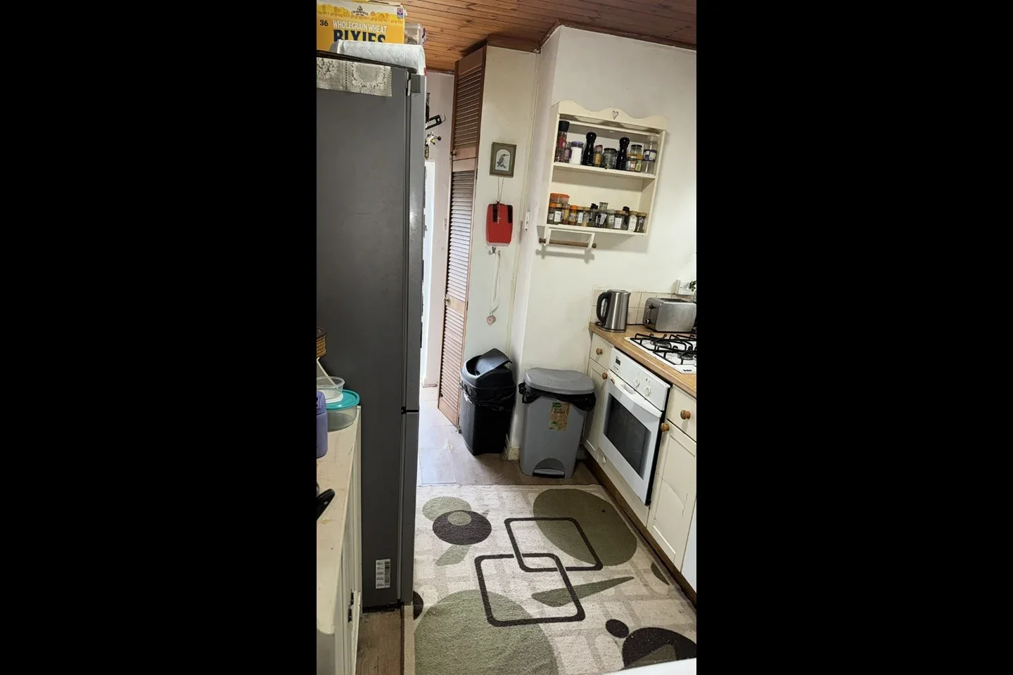 Room Spring Grove Road in Greater London