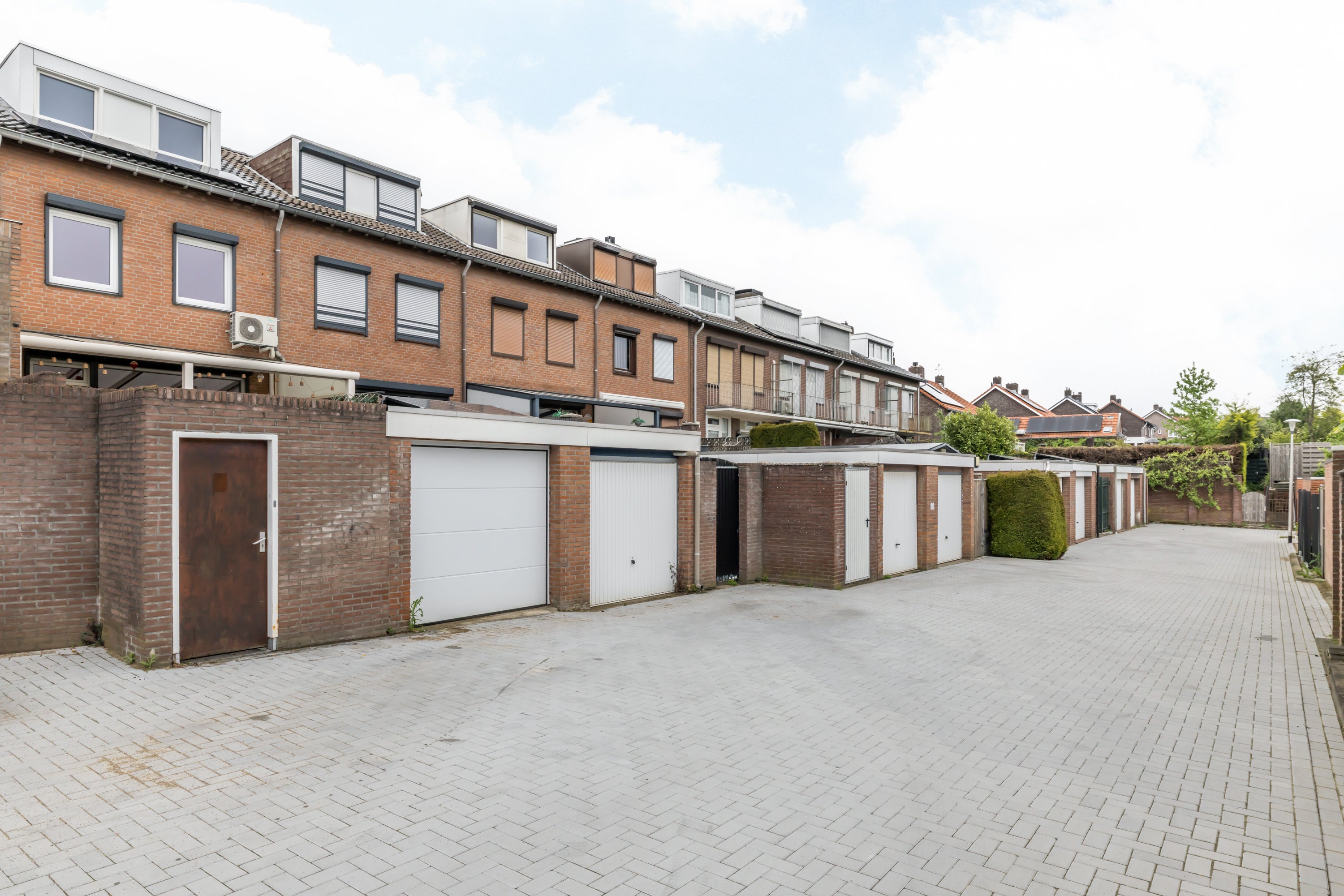 Tussenwoning te koop: Roebroekweg 4A, Heerlen