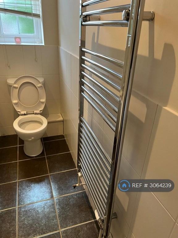 Flat Sarum Road in Luton