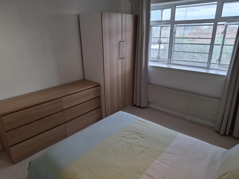 Room Edith Villas in Greater London
