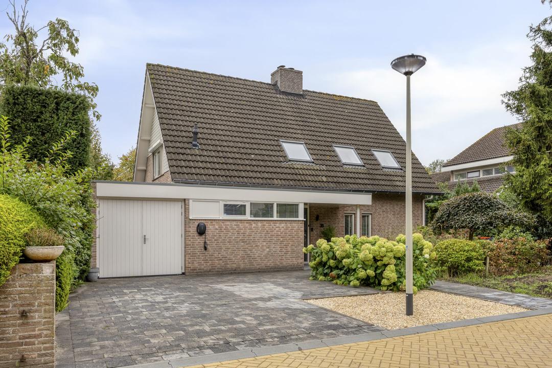 Huis Opaaldijk 35 in Roosendaal