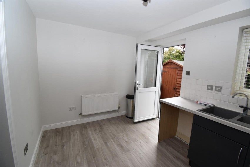 House Pebble Island Way in Royal Leamington Spa