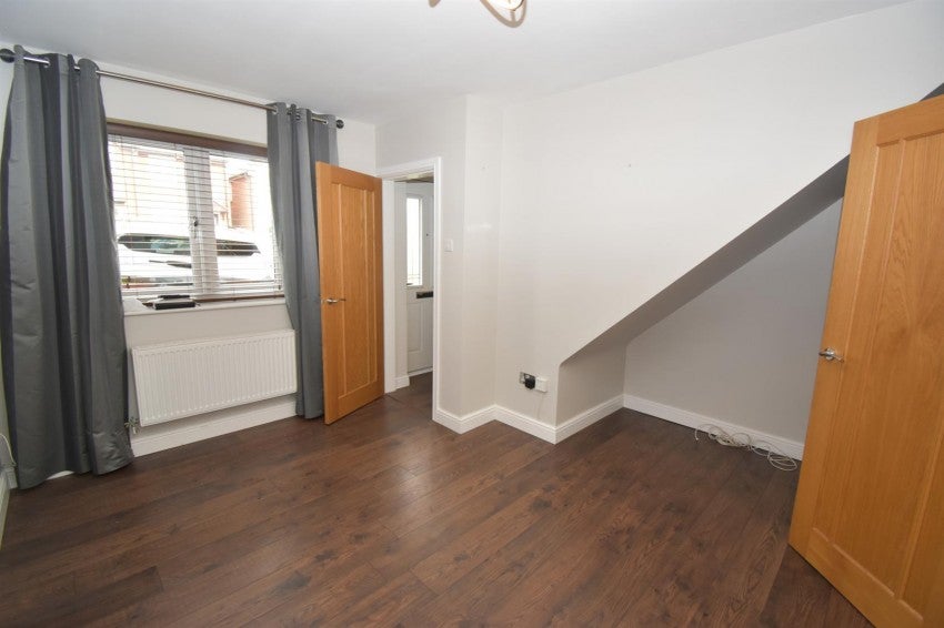 House Pebble Island Way in Royal Leamington Spa