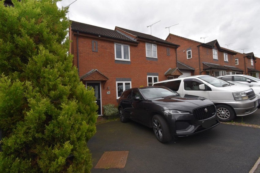 House Pebble Island Way in Royal Leamington Spa