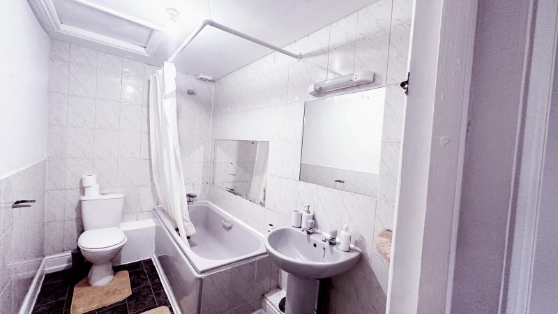 Room Stoford Close in Greater London
