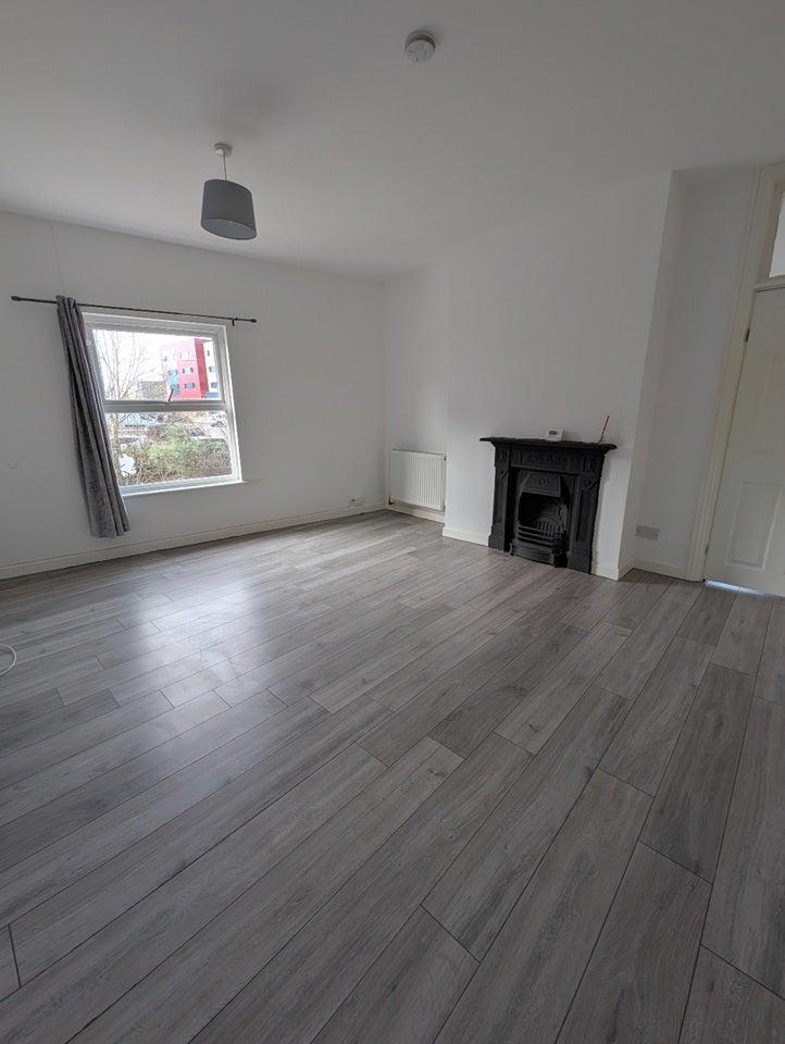 Flat Murray Road in Rugby