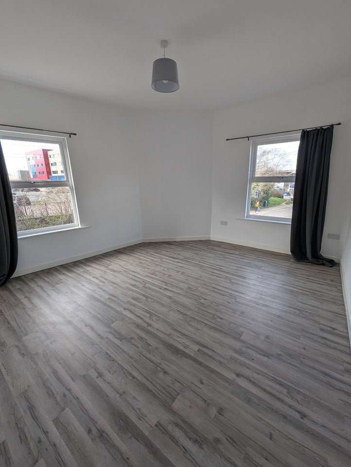 Flat Murray Road in Rugby