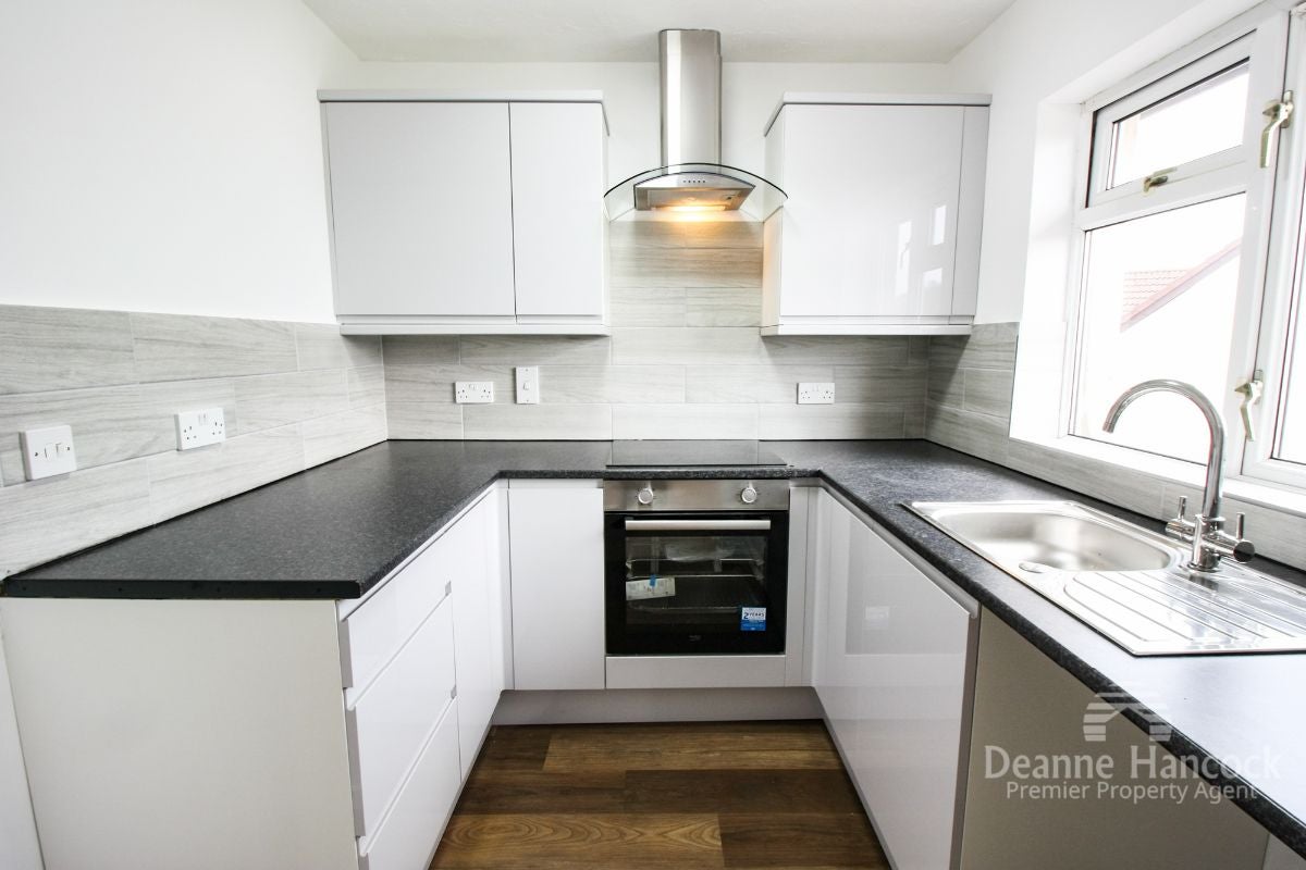 Flat College Dean Close in Plymouth
