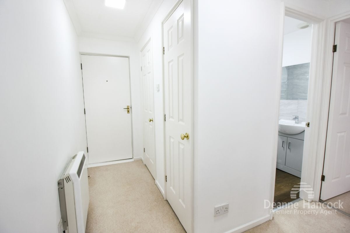 Flat College Dean Close in Plymouth