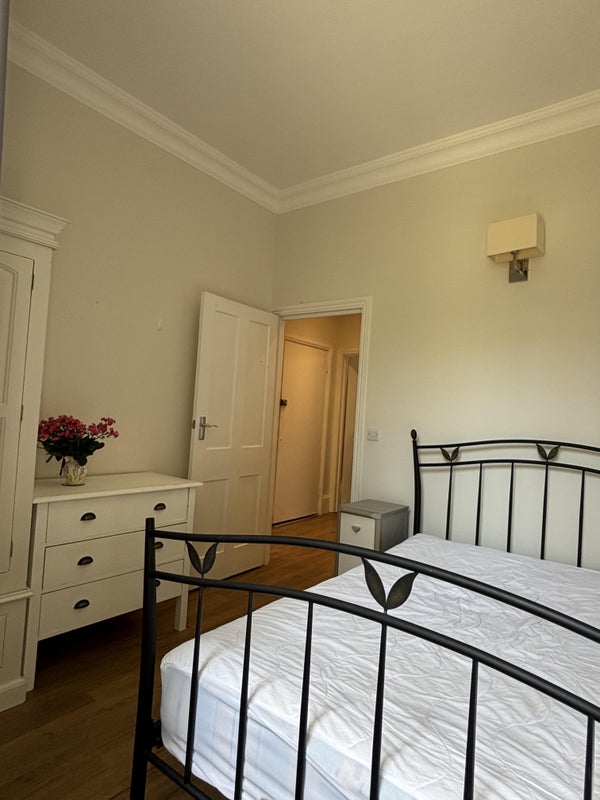 Room Bradiston Road in City of Westminster