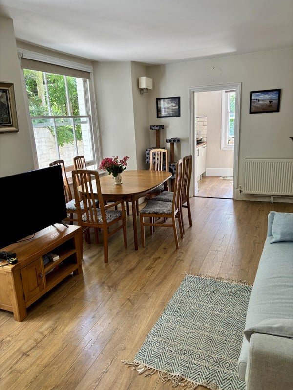 Room Bradiston Road in City of Westminster