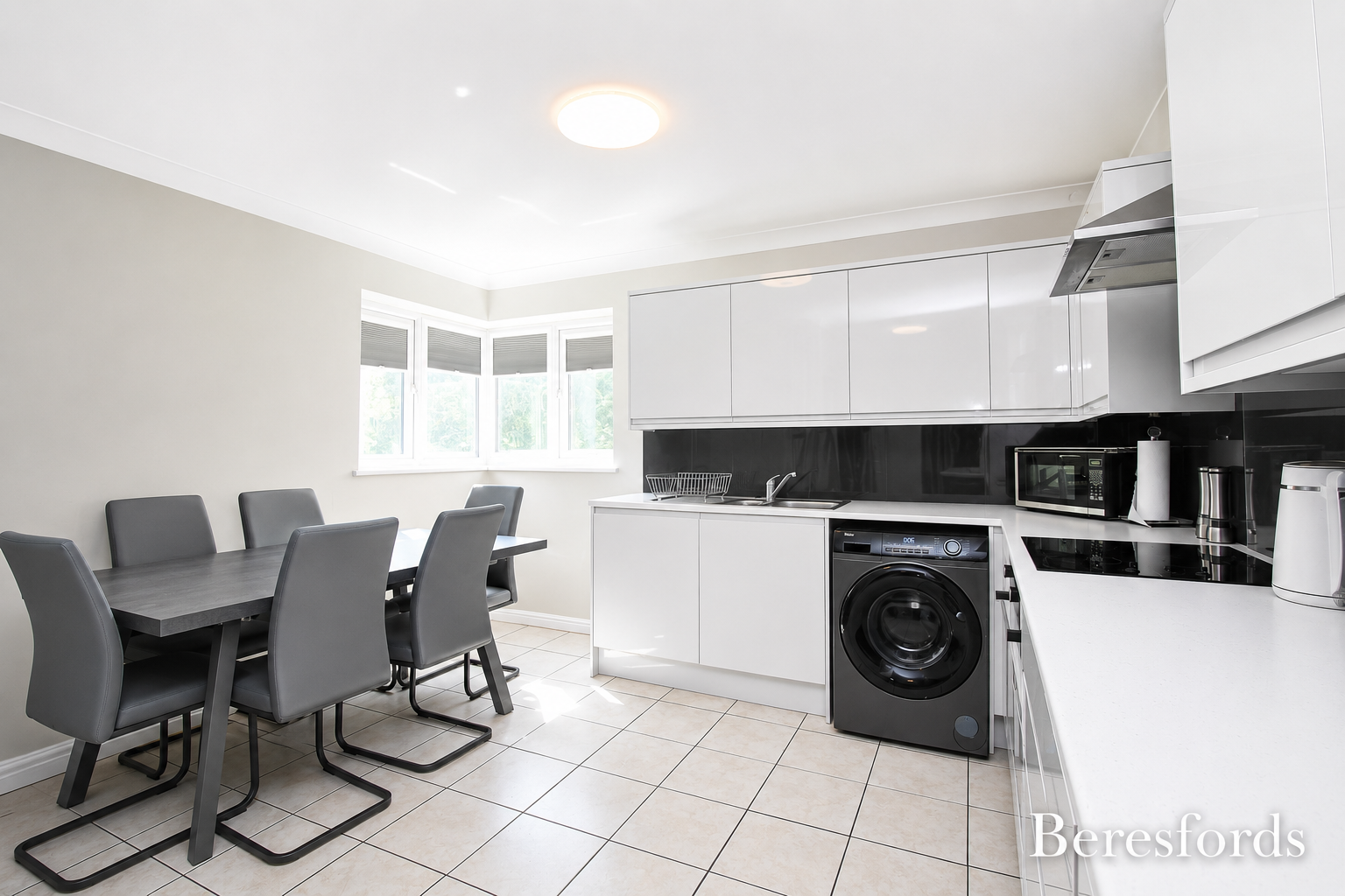 Flat Nightingales in Basildon