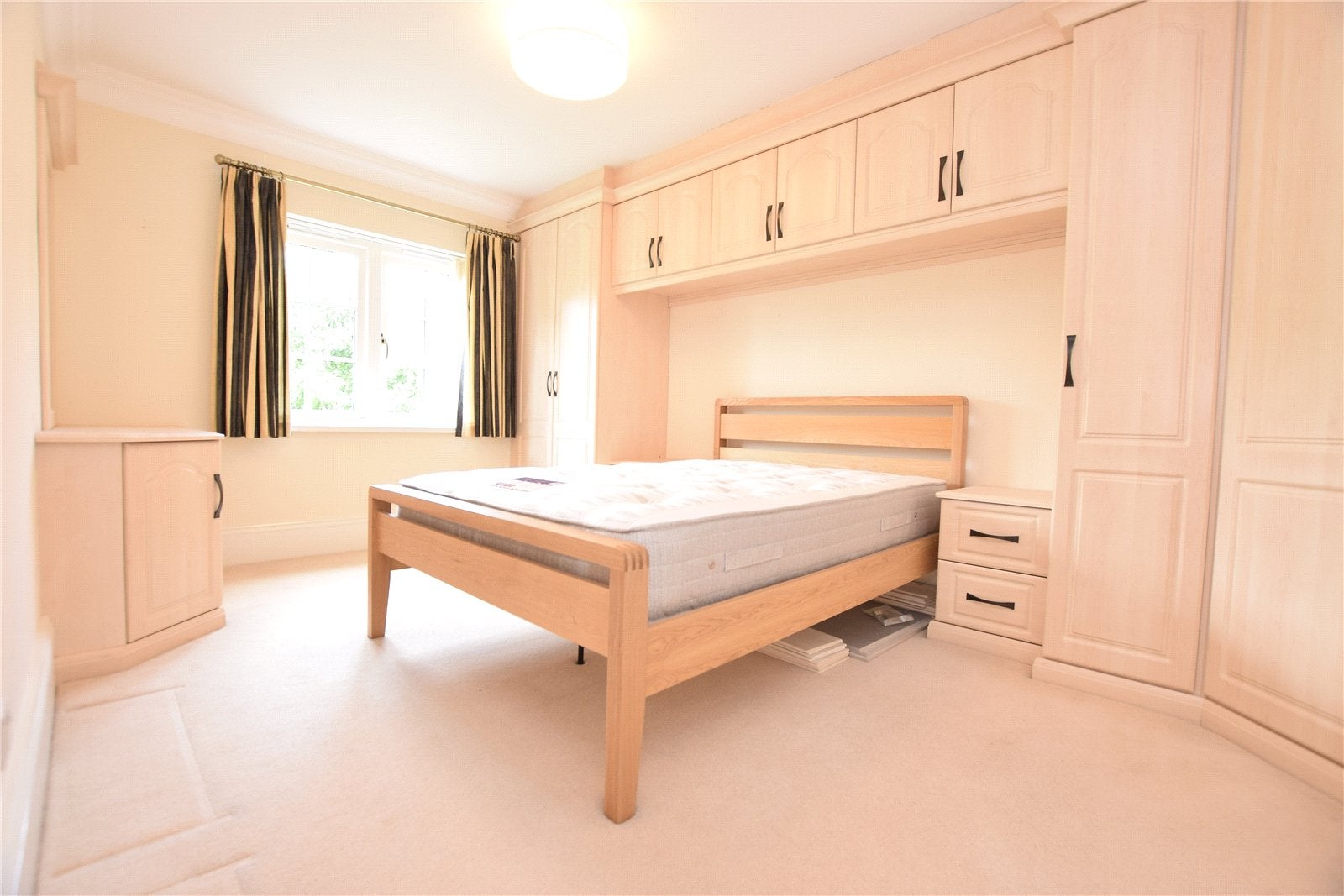 Flat Castle Grove in Leeds